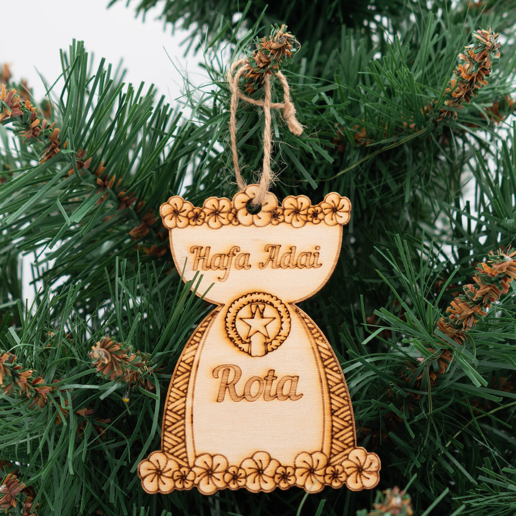 Rota Hafa Adai mwarmwar (floral wreath) Ornament